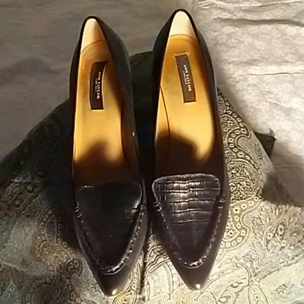 Ann Taylor leather medium heels